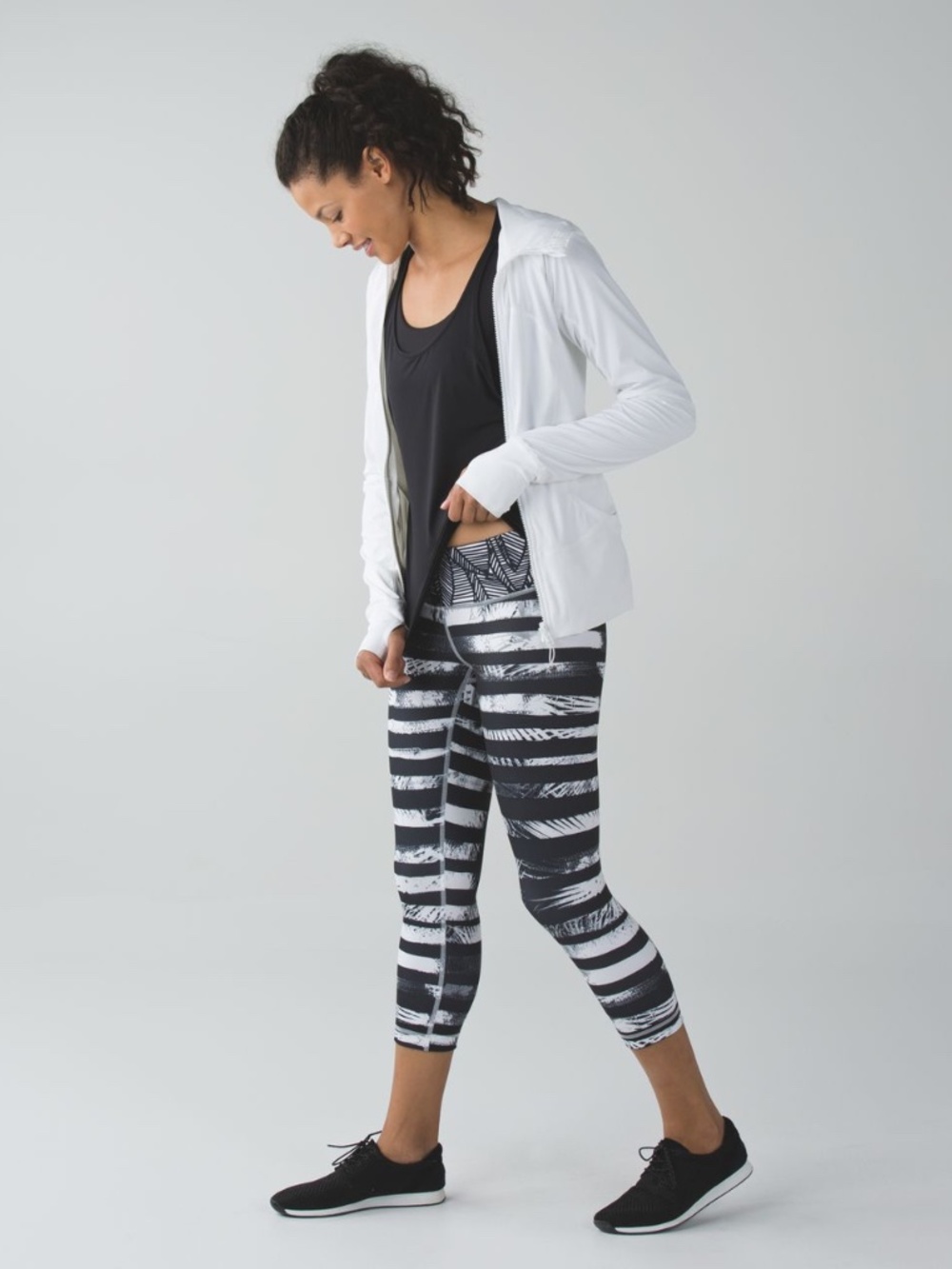 Lululemon Wunder Under Crop II | Shady Palm & Banana Leaf White Black | Size 6